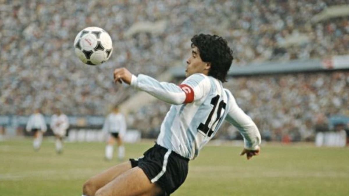 Claudio Borghi recuerda a Diego Maradona: “El único problema era que nunca sabías cuándo te la iba a dar”
