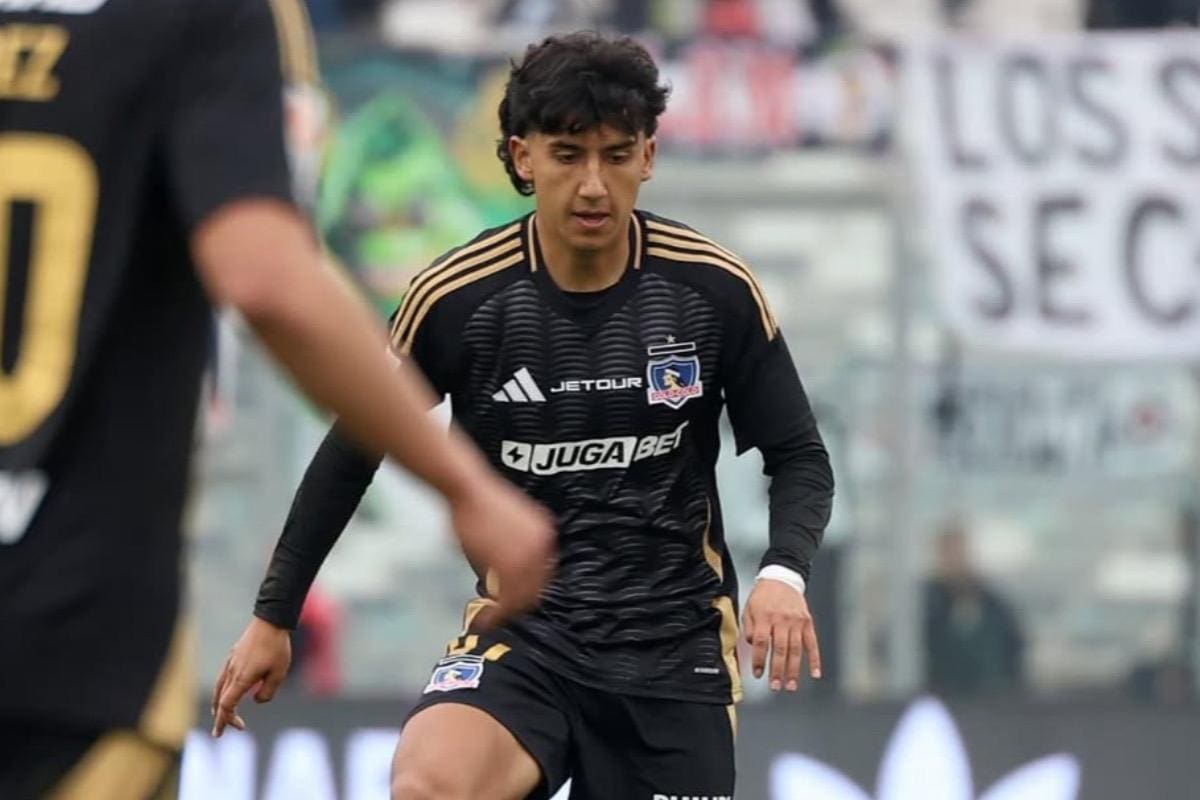 Colo Colo le notificó al volante que no será tomado en cuenta para 2026, por lo que quedó libre, con el pase en su poder. Foto: Diego Maureira en Instagram.