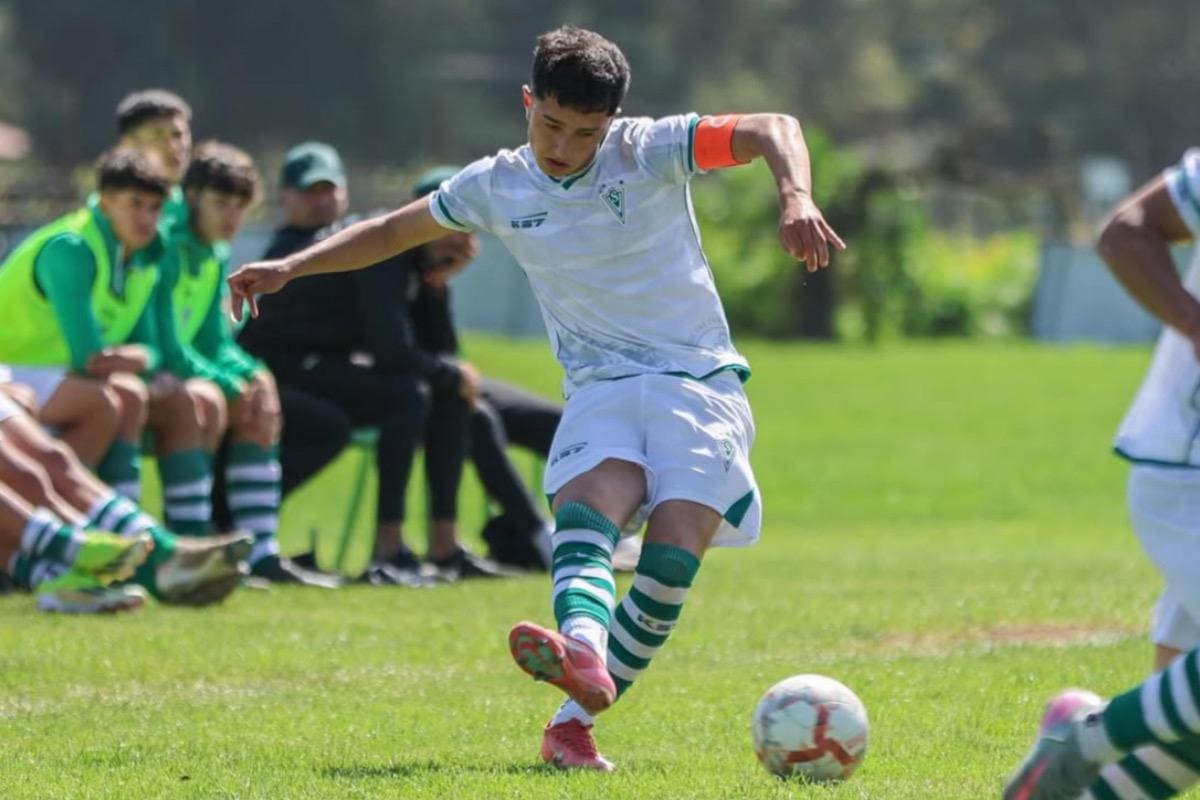 El mediocampista se sumará a la Sub-17 de Gremio de Porto Alegre. Foto: Diego Molina en Instagram.