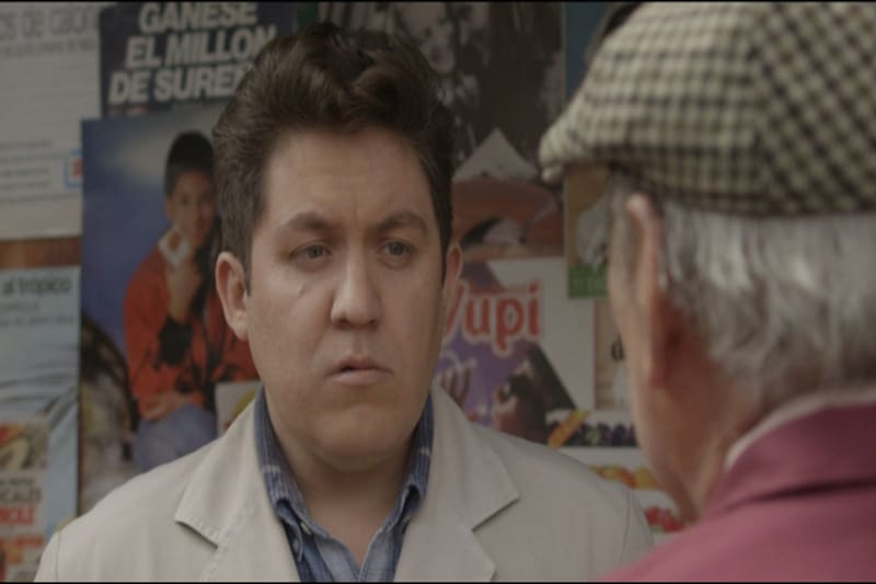 Diego Navarrete interretó a “Petita” en la serie “Los 80″ de Canal 13