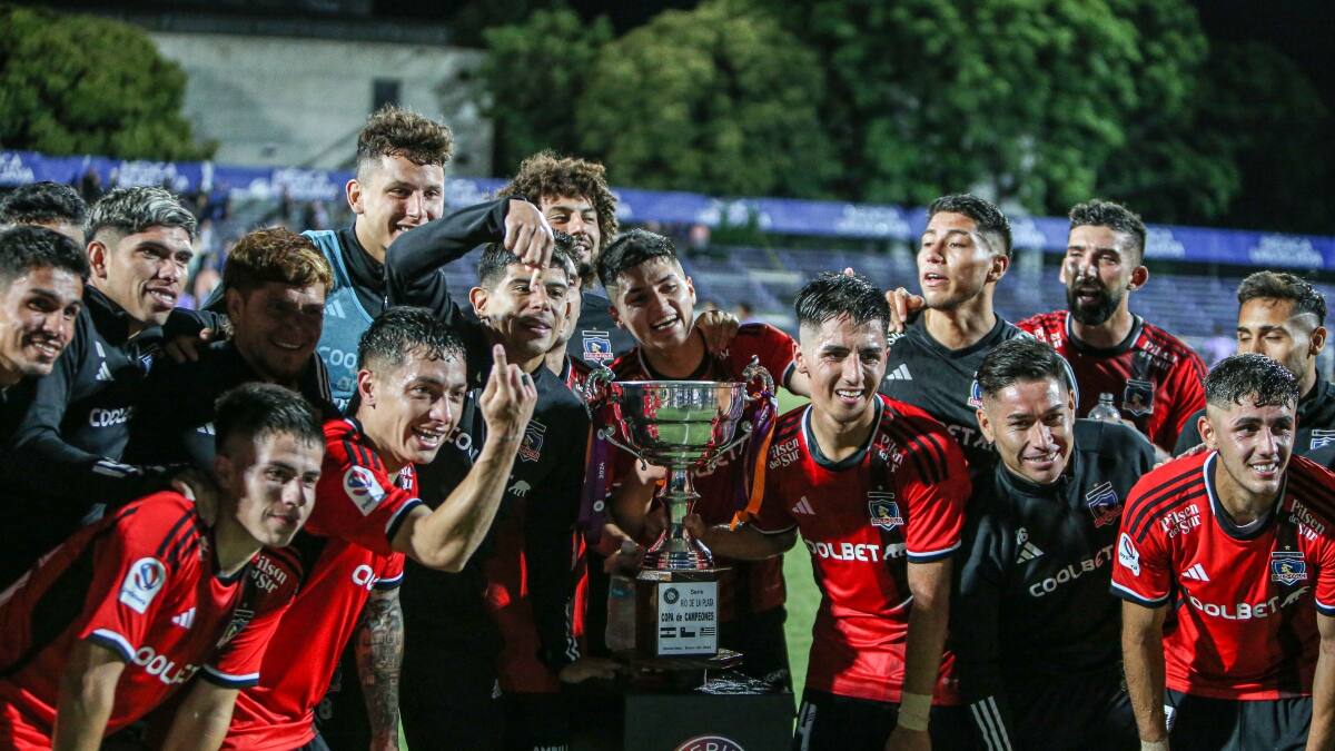 Debe volver a Colo Colo y mientras vive unas particulares vacaciones: paseo por las favelas y fútbol callejero
