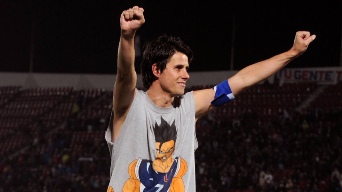 Rivarola celebró con la polera de Goku su anotación a Colo Colo en el Superclásico de estrellas