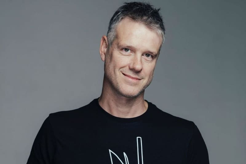 es el esposo de Javiera Contador.