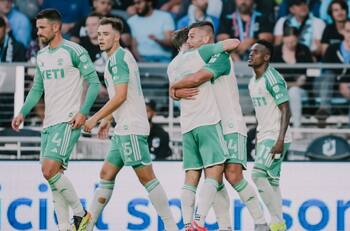 Suena desde hace años en Colo Colo, pero acaba de renovar en su club y cierra la puerta