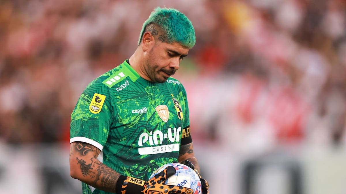 “Baila, Mono, Baila”: El festín de los hinchas de Colo-Colo con Diego Sánchez tras su amarga tarde con Coquimbo Unido