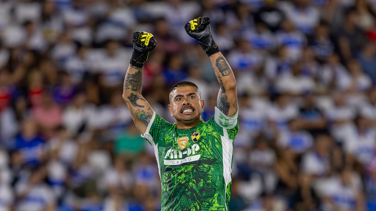 “Están bien picados”: la respuesta de Diego Sánchez a las provocaciones de la hinchada de la UC