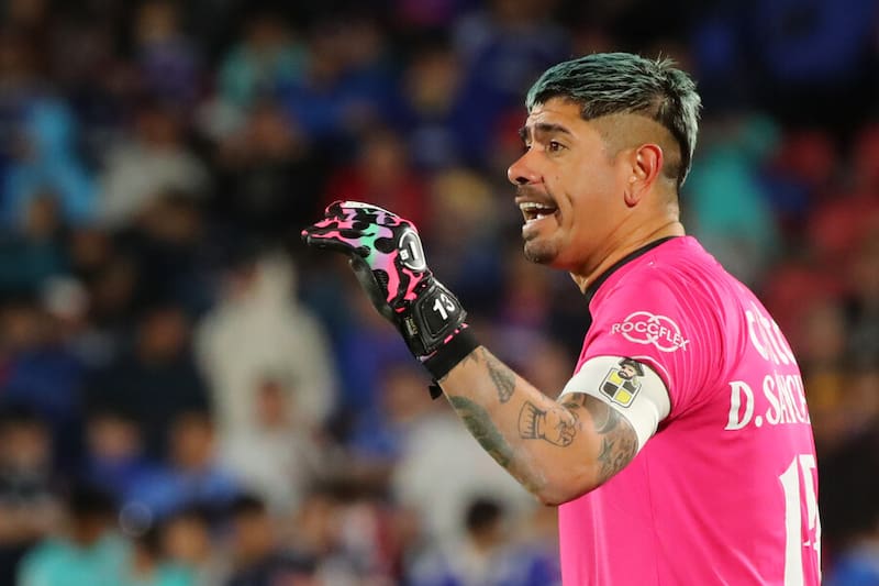 Descartó llegar a la U para ser segundo arquero y por no "pelear con Johnny Herrera. Foto: Aton.