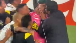 VIDEO | El festejo de Coquimbo Unido que terminó en un particular beso al Mono Sánchez