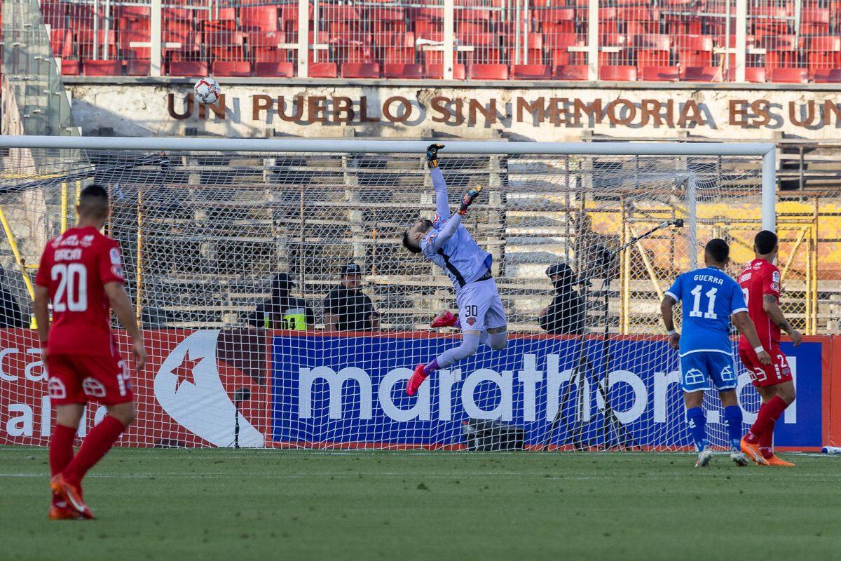 Diego Tapia ahoga el grito de gol de la U.