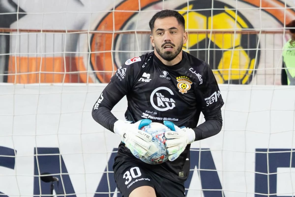El portero de Cobreloa cumple su sueño en los Loínos. Foto: Instagram Diego Tapia.