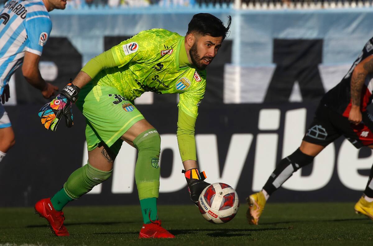 Lo conoce: Mario Salas se lleva a Ñublense a uno de sus arqueros “regalones”