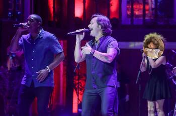 Corista de Diego Torres se robó las miradas: Los mejores memes que dejó su show en el Festival del Huaso de Olmué 2025