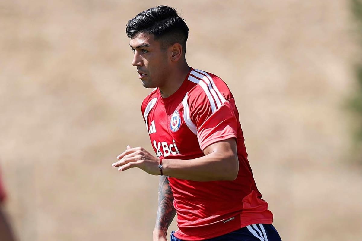 El lateral logró ser convocado y sumar sus primeros minutos en La Roja. Foto: Instagram La Roja.