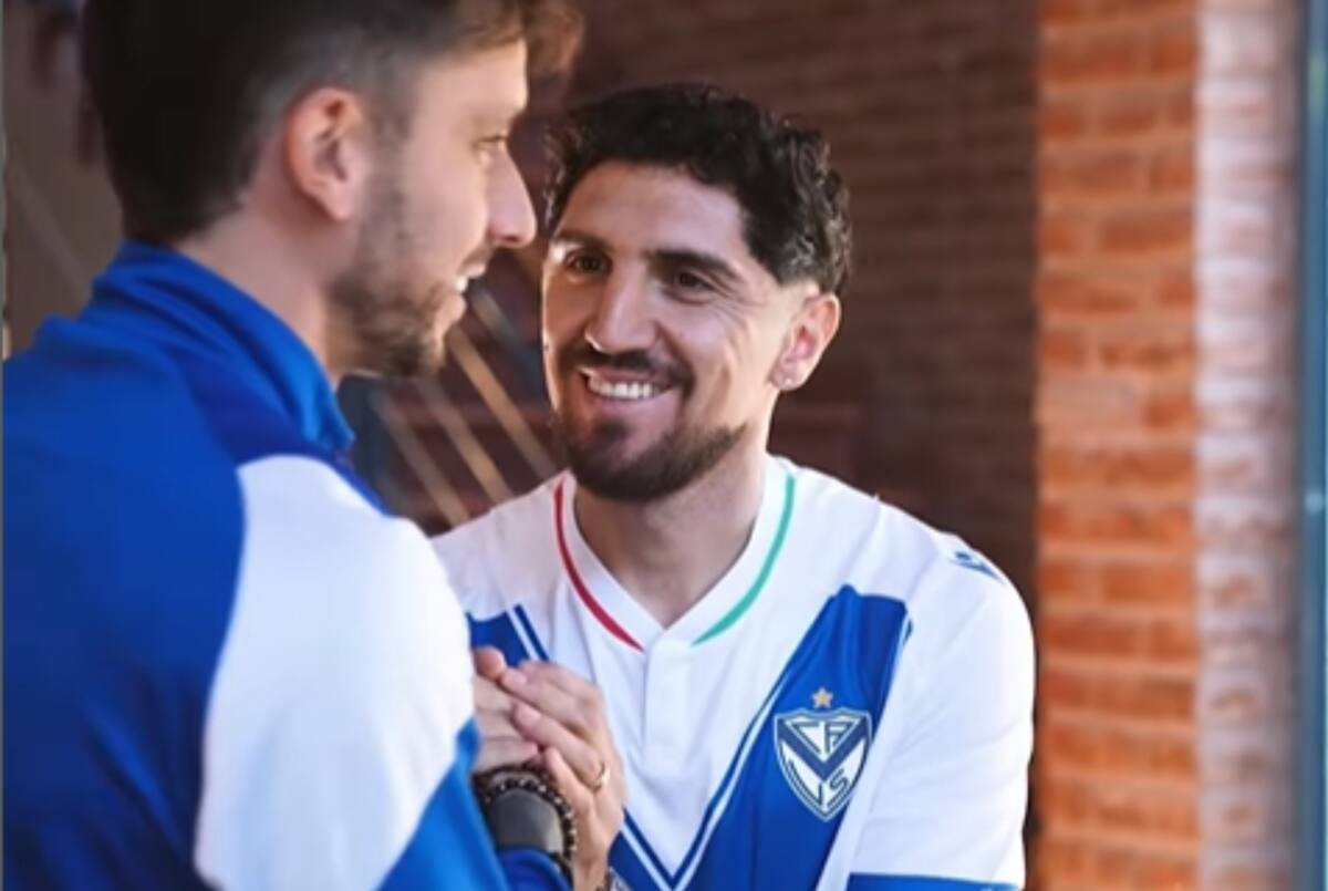 volante chileno de Vélez Sarsfield.