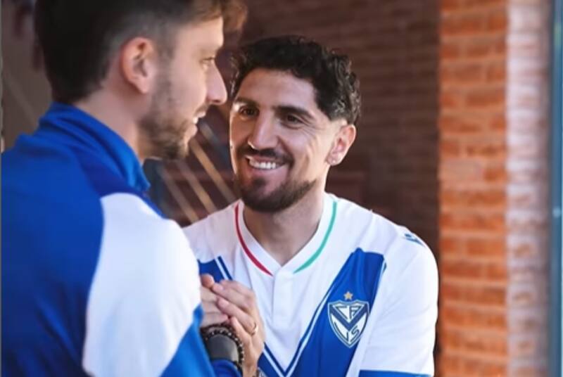 volante chileno de Vélez Sarsfield.