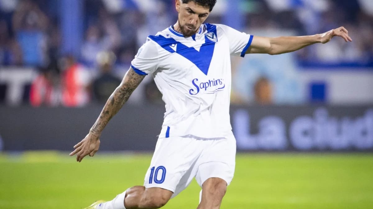 En medio del interés de Colo-Colo: Diego Valdés se destapa en Vélez
