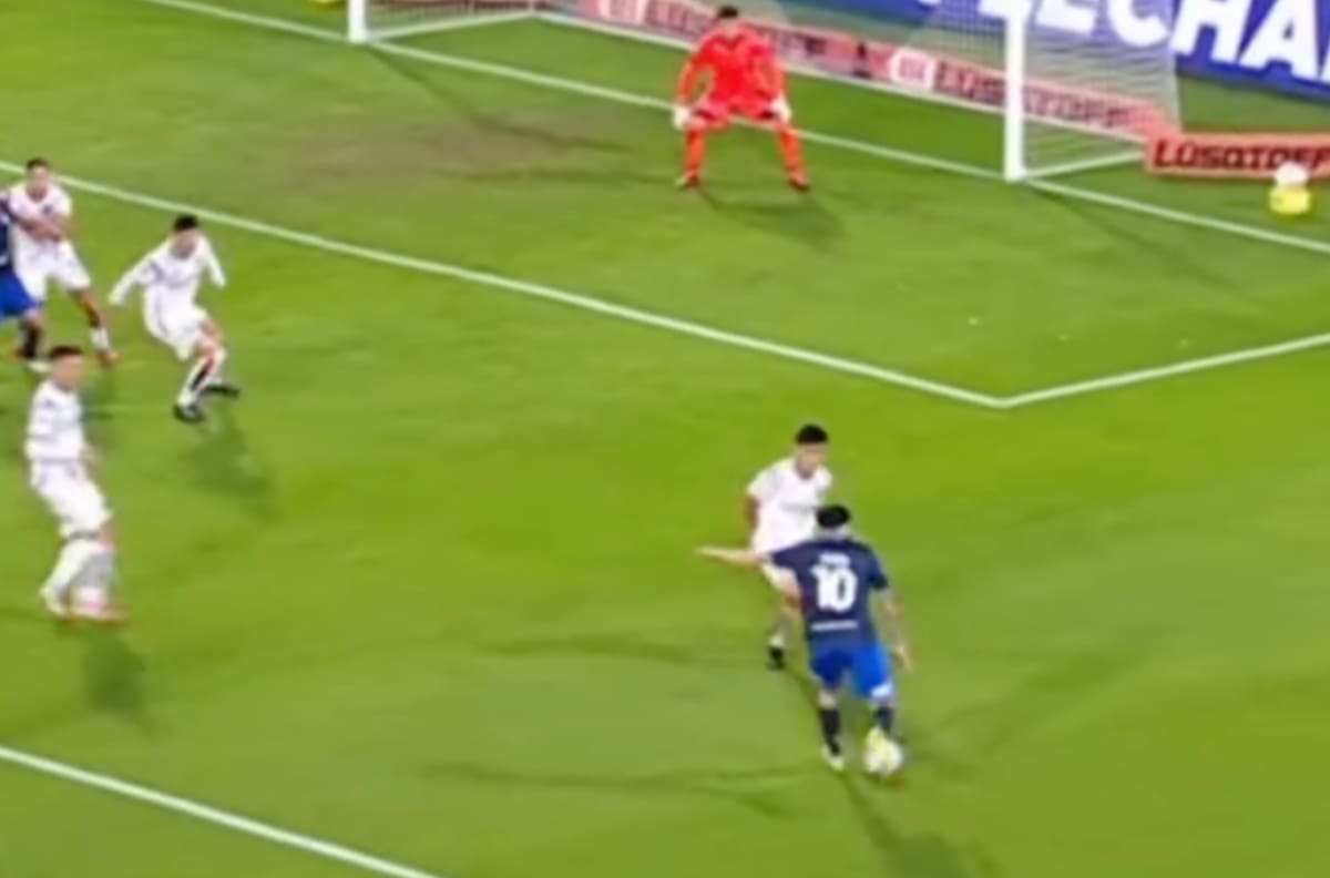 VIDEO | Se vuelve a lucir en Argentina: Diego Valdés regaló esta asistencia para Vélez Sarsfield