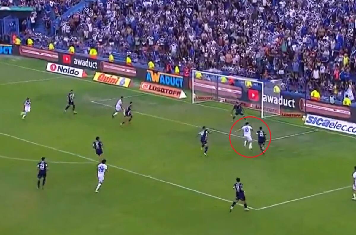 VIDEO | Mientras suena en Colo Colo: Diego Valdés falla increíble gol en Argentina