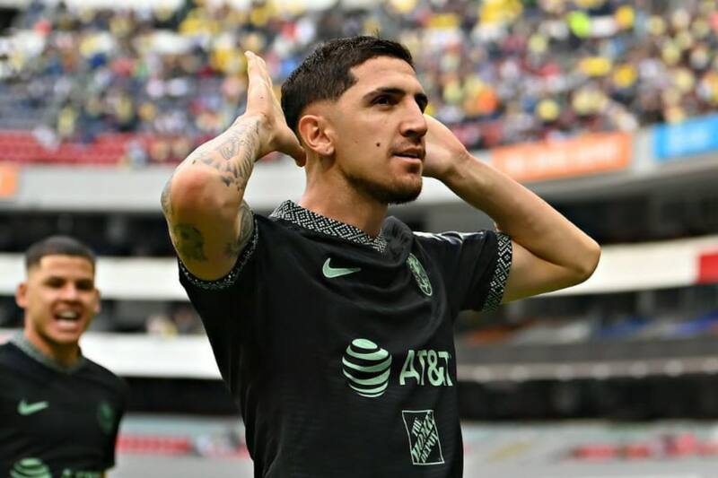 El seleccionado chileno brilló en triunfo de América ante Chivas.
