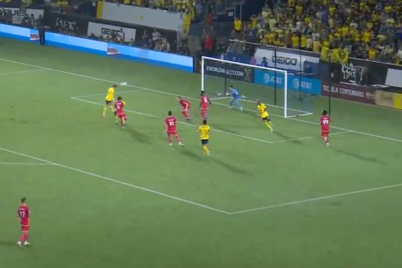 anotó un golazo de cabeza en el triunfo del América por la Leagues Cup.