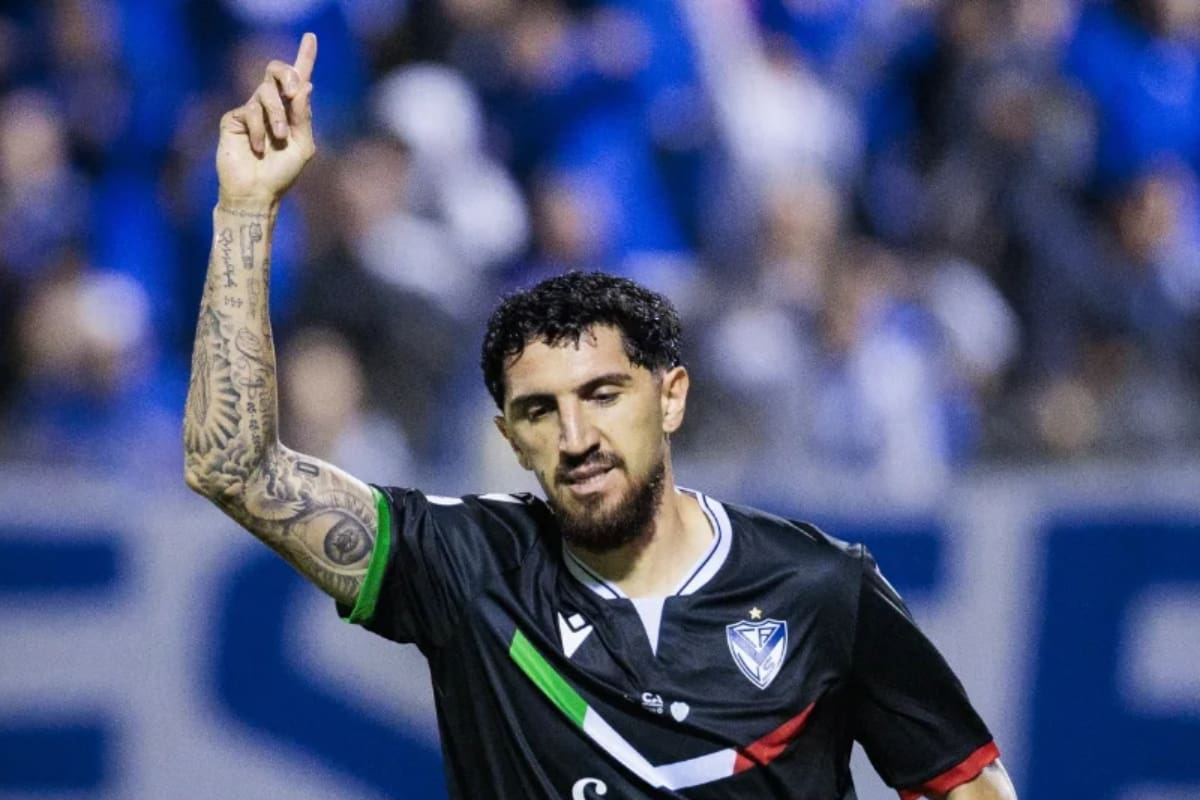 El chileno nuevamente es vinculado a Colo-Colo. Foto: @velez en Instagram