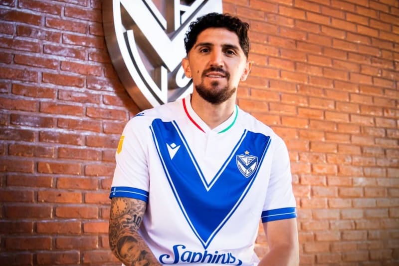 El chileno aún no debuta en Vélez. Foto: @Velez