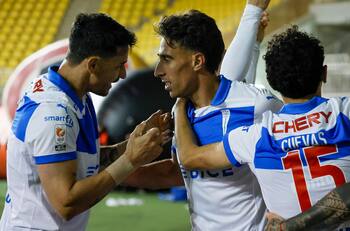 La UC sigue en racha: derrota a Limache y sueña con meterse en Copa Libertadores