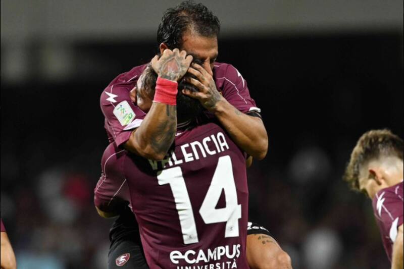 brilló con un notable cabezazo en la remontada del Salernitana. (Foto: @OfficialUSS1919)