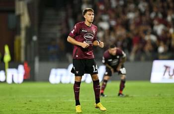 VIDEO | La tremenda jugada de Diego Valencia que sacó aplausos y terminó en gol de Salernitana en la Copa de Italia