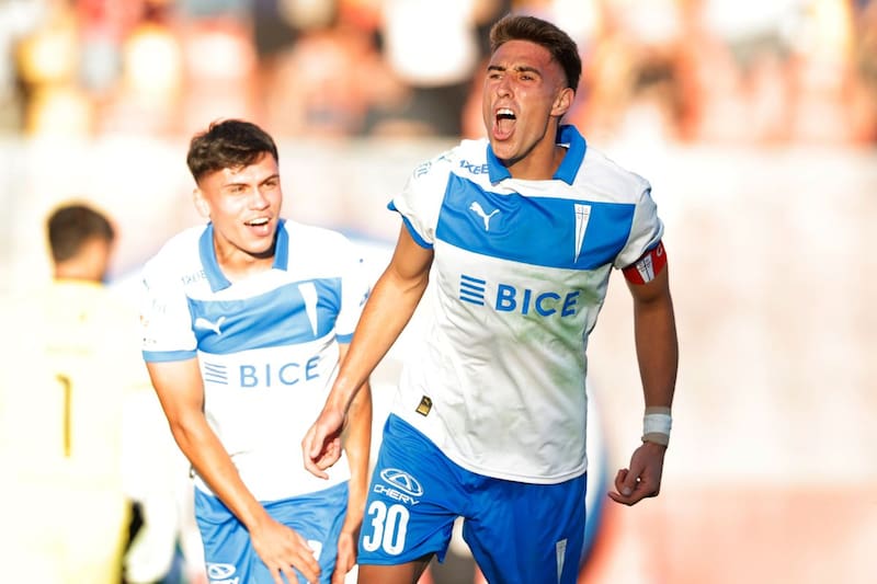 anotó de penal el 3-1 frente a Audax Italiano. Foto: Javier Torres/Photosport