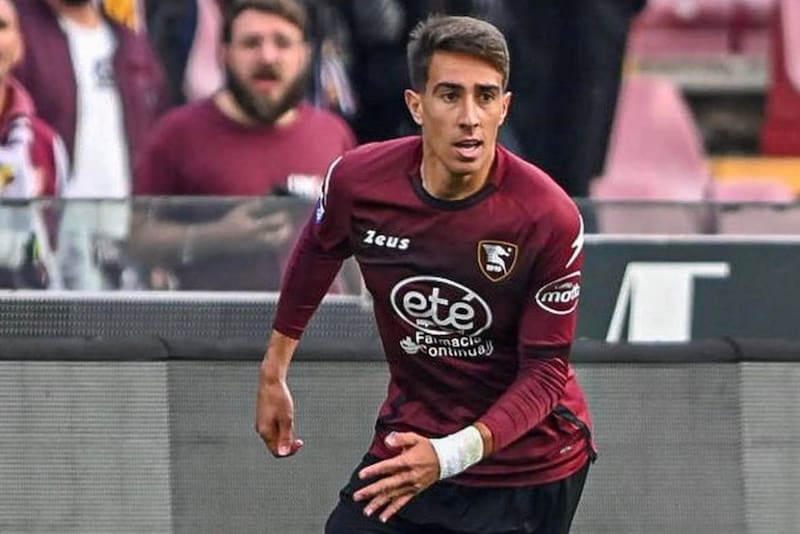 Diego Valencia en la Salernitana.