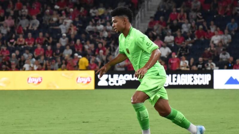 “Tiene intenciones de emigrar”: El extremo que suena en Colo Colo tras el fallido fichaje de Sebastián Villa