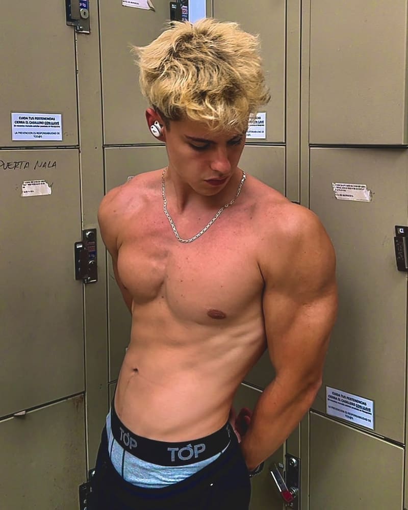 Este es su notable físico. Créditos: @dvwayy.