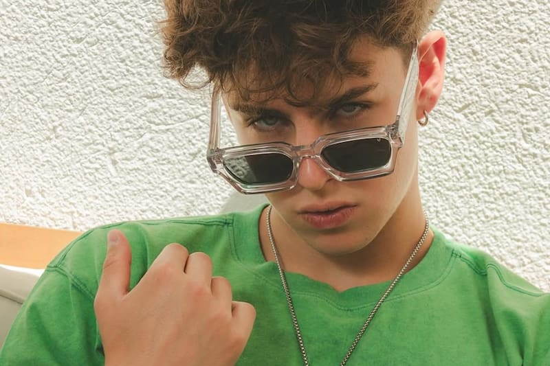 es uno de los desconocidos que viene a conquistar la televisión. Créditos: @dvwayy.