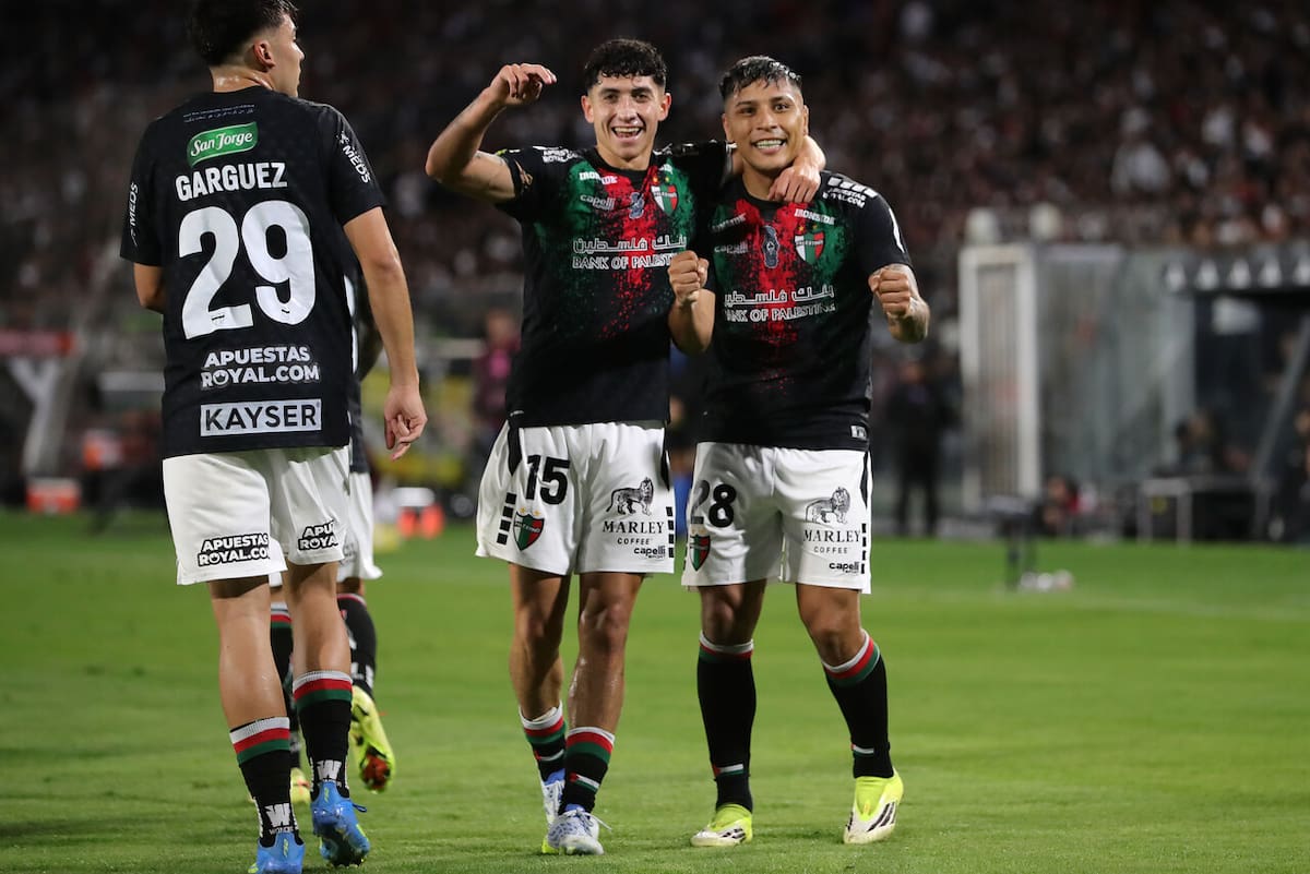 El lateral se llenó de elogios tras su actuación ante Colo Colo.Foto: Aton.