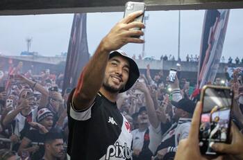 VIDEO | Un rockstar: El arribo de Dimitri Payet a Vasco de Gama de Gary Medel