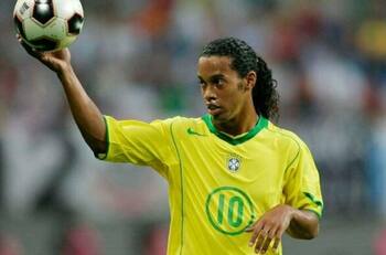 Ronaldinho realizará un clínica de fútbol en Chile