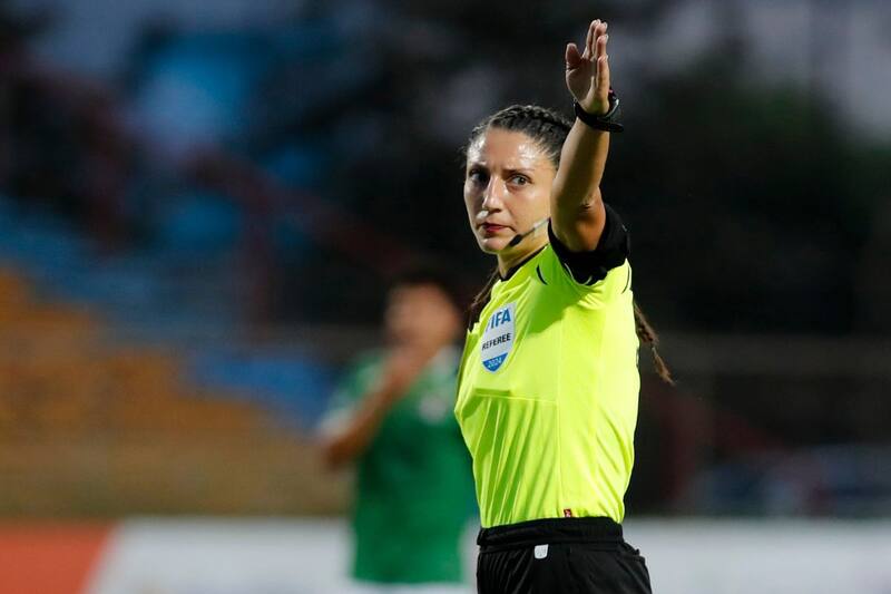 La jueza Dione Rissios advirtió una anomalía en el estadio de La Pintana. Foto: Agencia Aton.