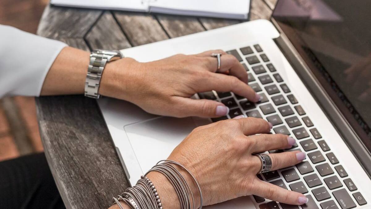 Diplomado gratuito para mujeres: Revisa los requisitos para mejorar tus competencias digitales