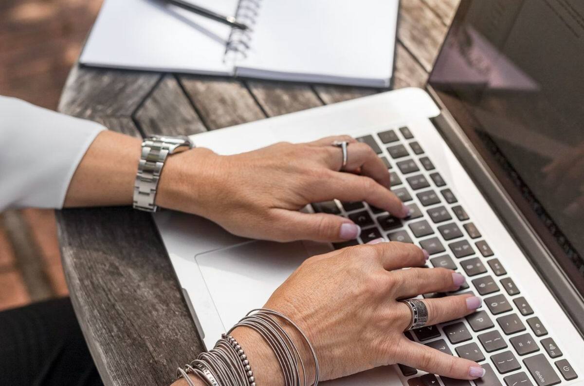 Diplomado gratuito para mujeres: Revisa los requisitos para mejorar tus competencias digitales