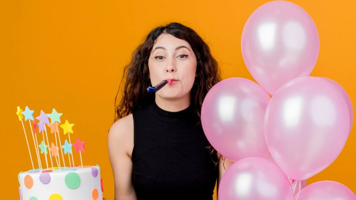 Proyecto de Ley busca dar día libre a los trabajadores chilenos para su cumpleaños: “El regalo más especial”