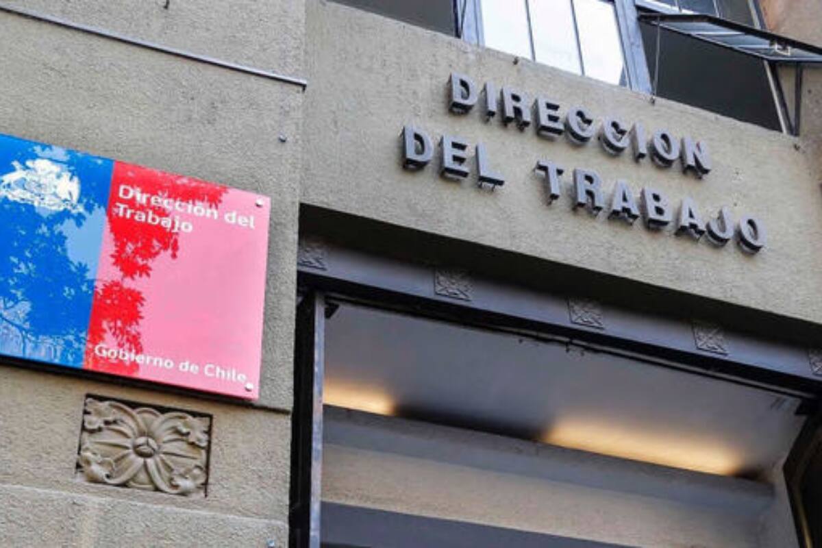 Son 50 las vacantes a las que puedes postular.