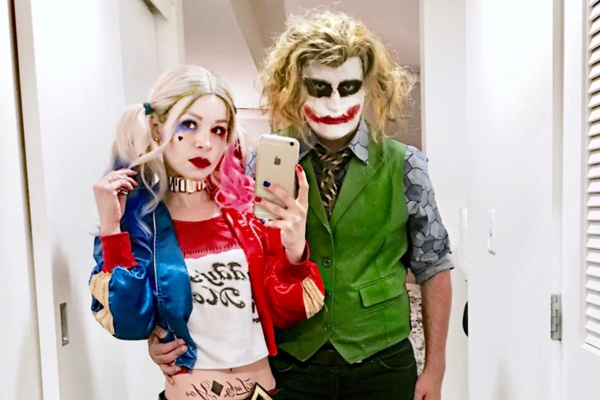 La pareja más conflictiva de los últimos años dan vida a uno de los disfraces más icónicos de Halloween en los últimos años. Créditos: Dayana's Daily.