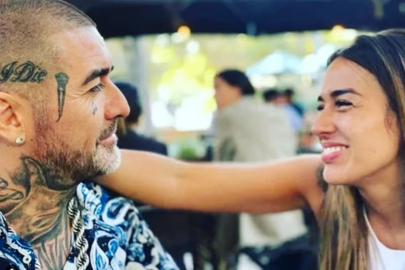 a través de su cuenta de Instagram, celebró su tercer aniversario junto a su pareja Beatriz Fuentes.