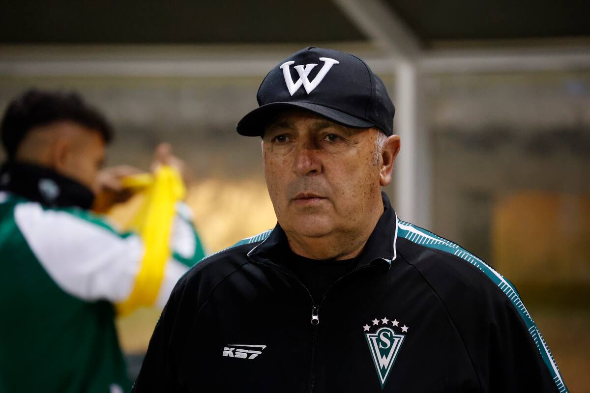 El técnico pide refuerzos con urgencia. /Photosport