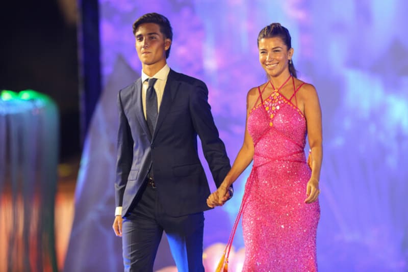 Dominic Labbe acompañó a su mamá, Pancha Merino, en la Gala de Viña 2023