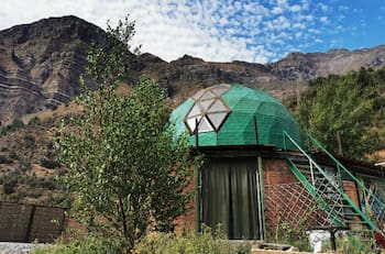 Estos domos a una hora y media de Santiago son ideales para desconectarse en medio de la naturaleza