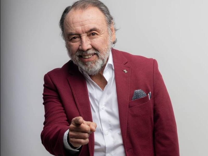 va al rescate de Fernández Vial.