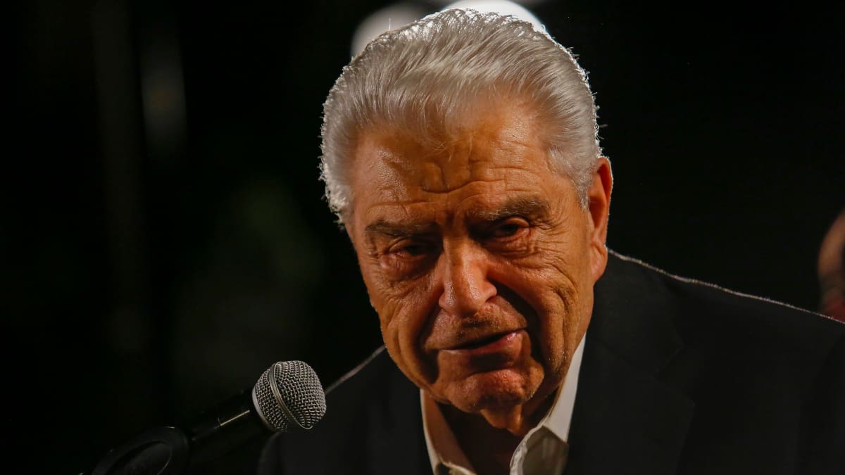 Don Francisco confesó su amor por la U tras visitarla en el Estadio Santa Laura: “Siempre he sido hincha”