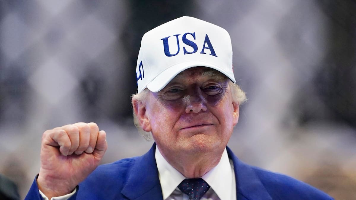 El mensaje de agradecimiento de Donald Trump a la FIFA por anular la tarjeta roja de Folarin Balogun